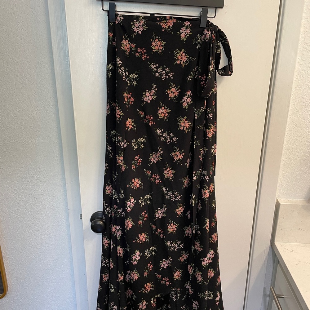 Bobeau Floral Black Wrap Skirt